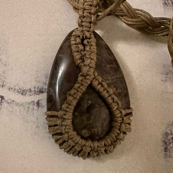 Free People boho style stone pendant woven necklace green brown - Picture 3 of 7